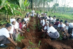 kiine-girls-with-the-principal-on-tree-planting-day-on-18-10-2023